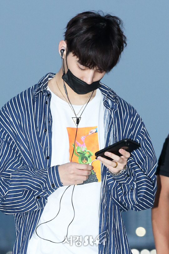 갓세븐(GOT7) JB, '언제나 음악과 함께' (인천공항 출국)