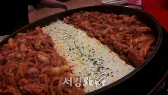 솔올통나무집, ‘치즈닭갈비’로 강릉 경포대 맛집 등극