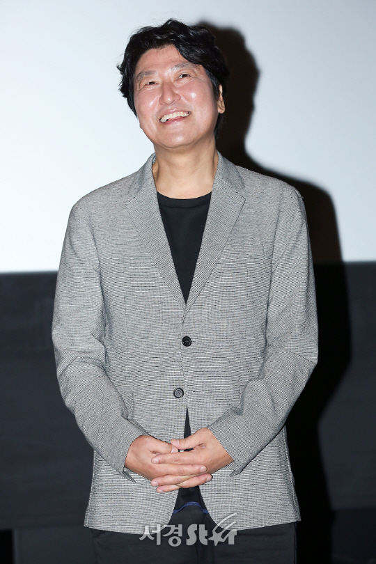 배우 송강호가 22일 오후 서울 강남구 메가박스 코엑스에서 열린 영화 ‘택시운전사(감독 장훈)’ 무대인사에 참석하고 있다.