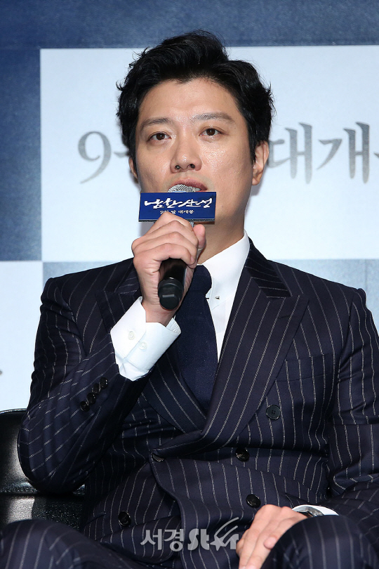 배우 박희순이 23일 오후 서울 강남구 압구정동 압구정 CGV에서 열린 영화 ‘남한산성’ 제작보고회에 참석했다.