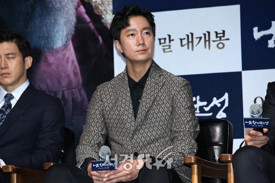 배우 박해일이 23일 오후 서울 강남구 압구정동 압구정 CGV에서 열린 영화 ‘남한산성’ 제작보고회에 참석했다.