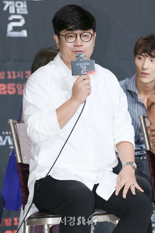 정종연PD가 25일 오전 서울 영등포구 타임스퀘어 아모리스홀에서 열린 tvN ‘소사이어티 게임2’ 제작발표회에 참석하고 있다.