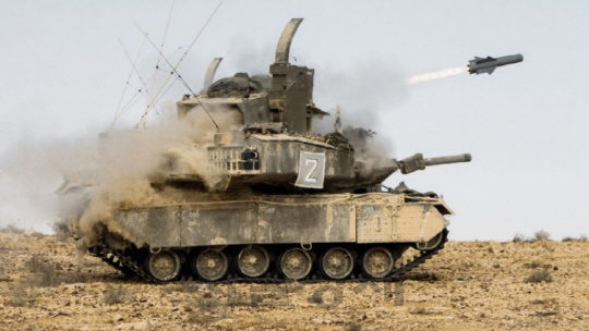이스라엘이 지난 1990년대에 개발했으나 비밀로 해오다 2016년에 공개한 페레 전차. 스파이크 중거리 대전차 미사일 12발을 탑재해 막강한 공격력을 자랑한다. 미국제 M48 전차가 원형이다.