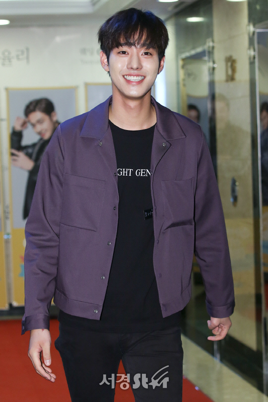 배우 안효섭이 25일 오후 서울 영등포구 여의도 한 음식점에서 열린 KBS2 주말드라마 ‘아버지가 이상해’ 종방연에 참석하고 있다.