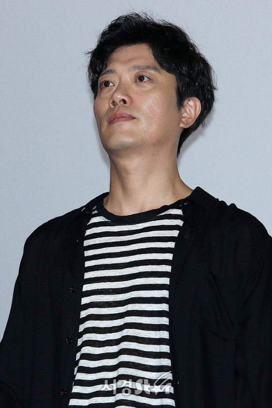 배우 박희순이 26일 오후 서울 성동구 행당동 왕십리 CGV에서 열린 영화 ‘VIP’ 무대인사에 참석했다.