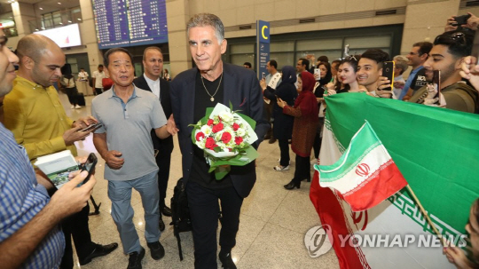 이란 축구대표팀 케이로스 감독 “무패, 무실점 경기 이어갈 것”