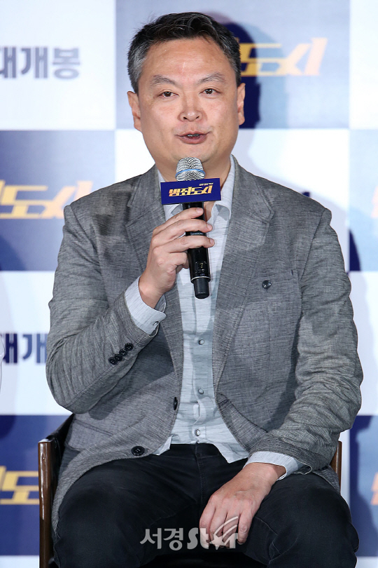 강윤성 감독이 30일 오전 서울 중구 메가박스 동대문에서 열린 영화 ‘범죄도시’ 제작보고회에 참석했다.