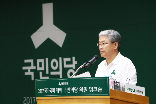 국민의당, 美 전술핵 공유 논의… 대북 강경노선으로 선회하나