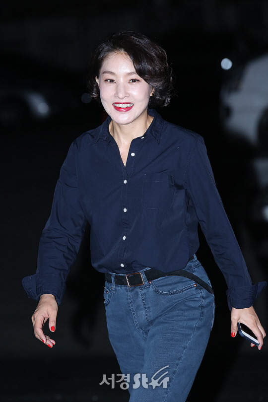 박지영이 30일 오후 서울 영등포구 여의도동에 위치한 한 음식점에서 열린 OCN 토일드라마 ‘구해줘’ 종방연에 참석해 포토타임을 갖고 있다.