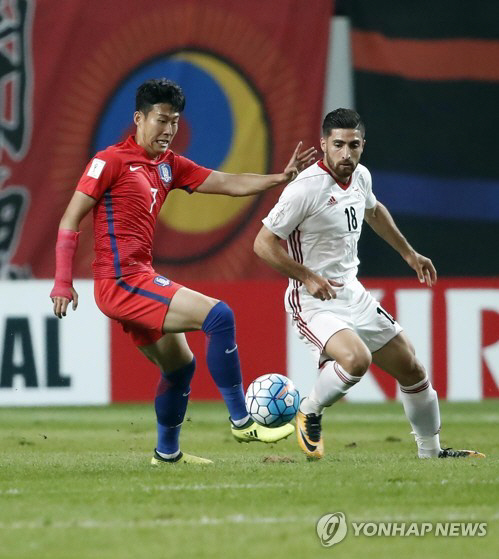 한국, 10명 뛴 이란과 0-0 무승부…5일 우즈벡과 벼랑 끝 승부