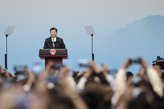 시진핑 중국 국가주석이 3일 푸젠성 샤먼에서 열린 브릭스 비즈니스포럼에서 기조연설을 하고 있다.  /베이징=AFP연합뉴스