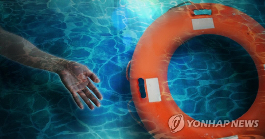 전남 녹동여객선터미널 앞바다에 빠진 A씨가 숨진 채 발견되었다. / 연합뉴스