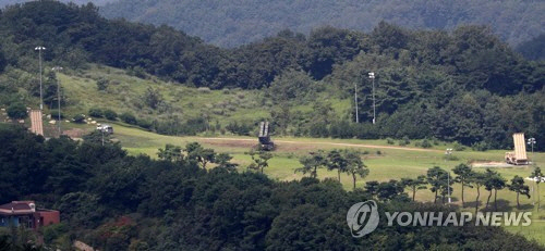 환경부가 4일 사드기지에 대한 소규모 환경영향평가에서 ‘조건부 동의’ 입장을 내놓으면서 반대 단체가 대응방안을 최종 검토하고 있다. /연합뉴스