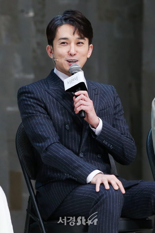 배우 강필석이 5일 오후 서울 강남구 광림아트센터 BBCH홀에서 열린 뮤지컬 ‘서편제’ 프레스콜에 참석하고 있다.