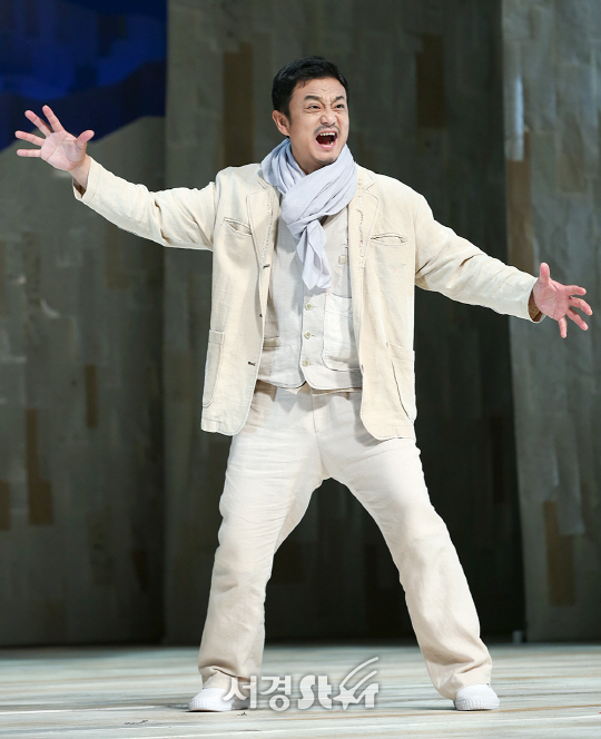 배우 이정열이 5일 오후 서울 강남구 광림아트센터 BBCH홀에서 열린 뮤지컬 ‘서편제’ 프레스콜에 참석하고 있다.