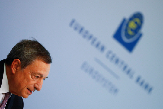 마리오 드라기 유럽중앙은행(ECB) 총재가 7일 독일 프랑크푸르트에서 ECB 통화정책회의 후 기자회견을 하고 있다. /로이터