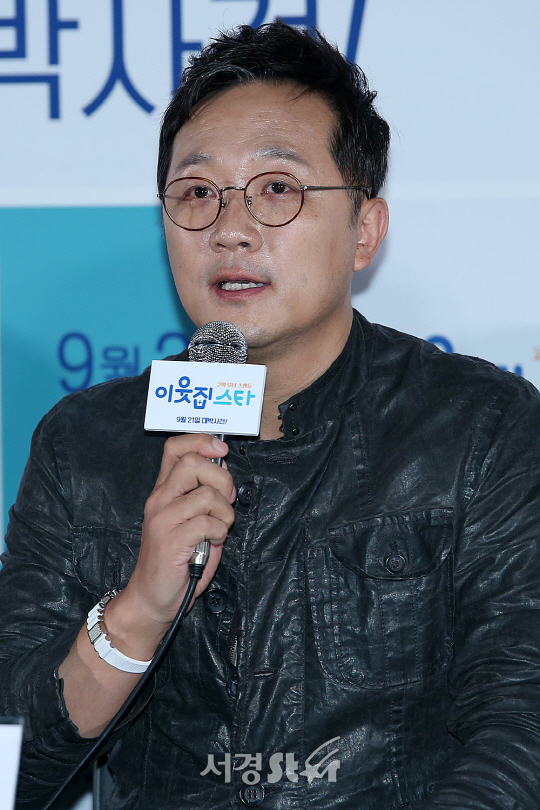 배우 안지환이 8일 오후 서울 용산구 CGV 용산아이파크몰에서 열린 영화 ‘이웃집 스타’ 언론시사회에 참석했다.