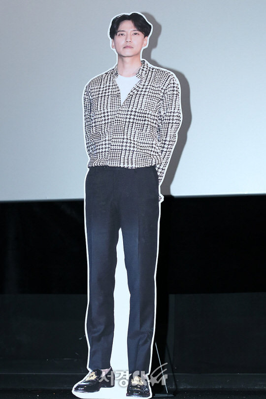 배우 김남길이 10일 오후 서울 성동구 행당동 왕십리 CGV에서 열린 영화 ‘살인자의 기억법’ 무대인사에 참석했다.