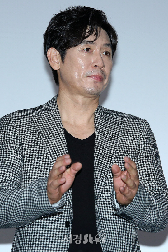 배우 설경구가 10일 오후 서울 성동구 행당동 왕십리 CGV에서 열린 영화 ‘살인자의 기억법’ 무대인사에 참석했다.