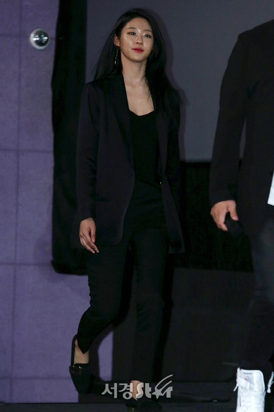 배우 김설현이 10일 오후 서울 성동구 행당동 왕십리 CGV에서 열린 영화 ‘살인자의 기억법’ 무대인사에 참석했다.