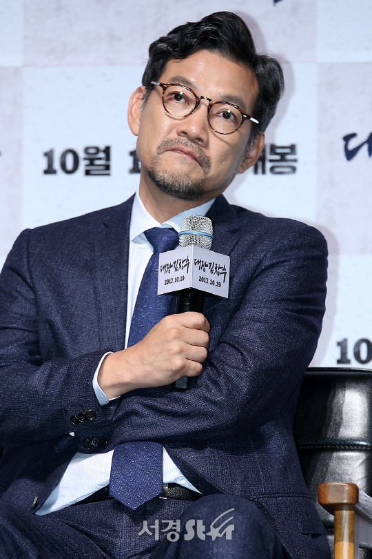 정진영이 12일 오전 서울 강남구 신사동 압구정 CGV에서 열린 영화 ‘대장 김창수’ 제작보고회에 참석했다.