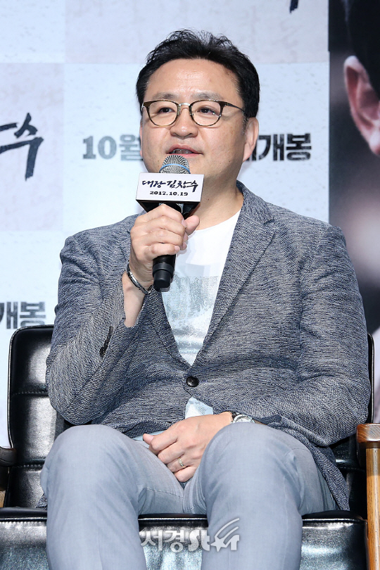 이원태 감독이 12일 오전 서울 강남구 신사동 압구정 CGV에서 열린 영화 ‘대장 김창수’ 제작보고회에 참석했다.