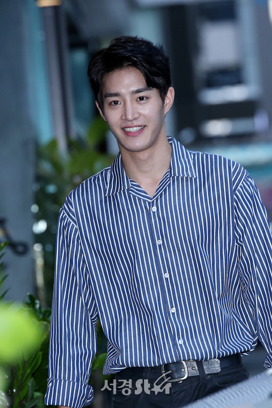 안지훈이 12일 오후 서울 영등포구 여의도동에 위치한 한 음식점에서 열린 SBS 월화드라마 ‘조작’ 종방연에 참석해 포토타임을 갖고 있다.