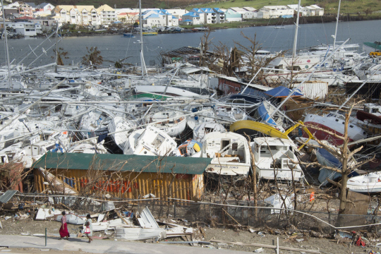 허리케인 ‘어마’로 큰 피해를 입은 카리브해 생 마르탱 섬./AFP연합뉴스