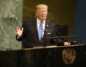 도널드 트럼프 미국 대통령이 19일 오전(현지시간) 뉴욕 맨해튼의 유엔본부에서 연설하고 있다./AP연합뉴스