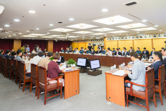 22일 경찰과 시민·사회단체가 구성원으로 참여한 ‘시민과 경찰 소통위원회’가 출범했다./사진제공=부산경찰청