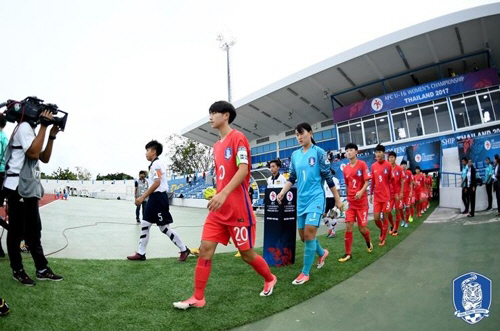 女 U-16 축구대표팀, 북한에 0-2 패배…AFC 챔피언십 준우승