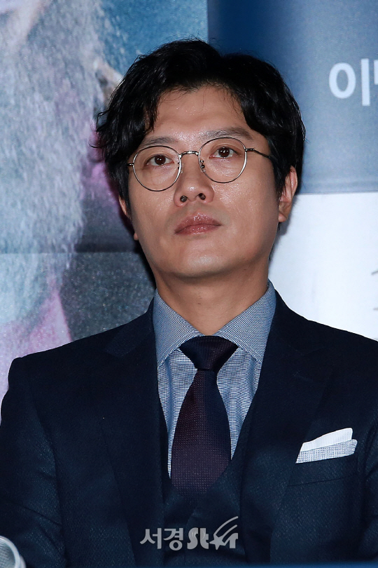 배우 박희순이 25일 오후 서울 용산구 CGV 용산아이파크몰에서 열린 영화 ‘남한산성’ 언론시사회에 참석했다.