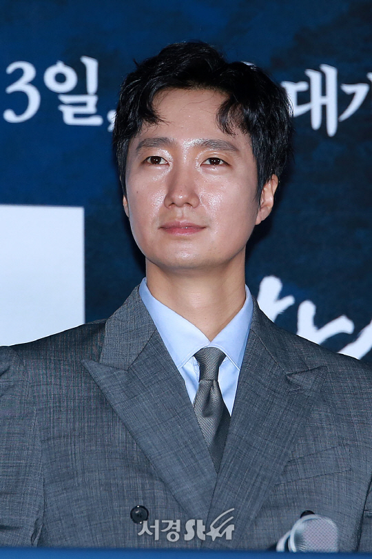 배우 박해일이 25일 오후 서울 용산구 CGV 용산아이파크몰에서 열린 영화 ‘남한산성’ 언론시사회에 참석했다.