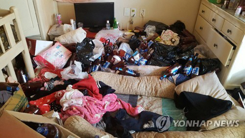 수원 쓰레기 집 남매 친모 경찰 조사 중…“아이들에게 미안하다”