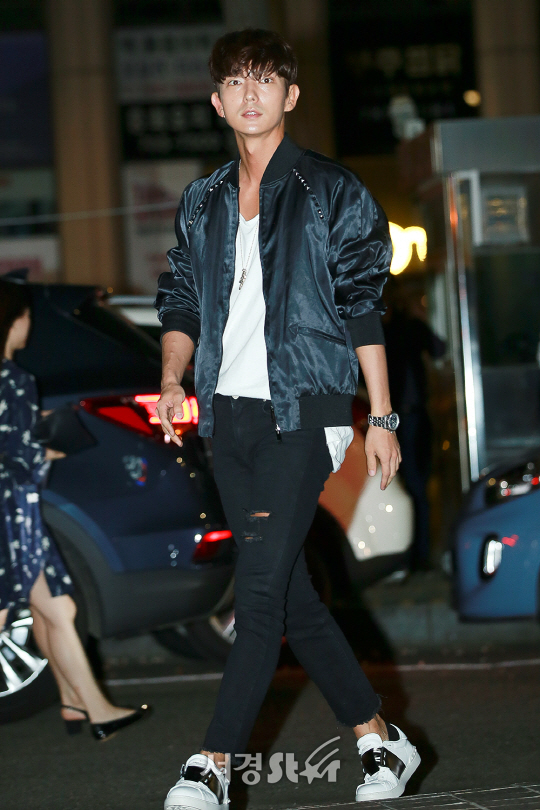 배우 이준기가 28일 오후 서울 영등포구 한 음식점에서 열린 tvN 수목드라마 ‘크리미널 마인드’ 종방연에 참석하고 있다.