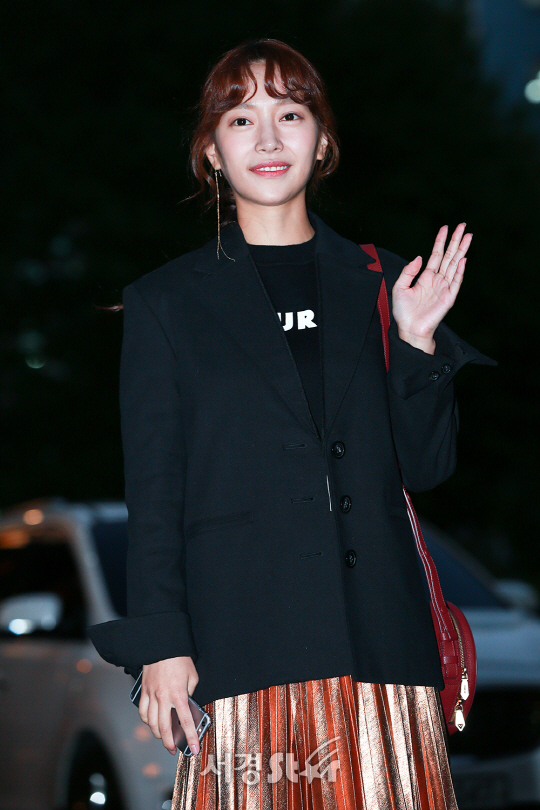 배우 김민지가 28일 오후 서울 영등포구 한 음식점에서 열린 KBS2 수목드라마 ‘맨홀 - 이상한 나라의 필’ 종방연에 참석하고 있다.