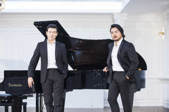 바리톤 이응광(오른쪽)과 피아니스트 한상일. /사진제공=봄아트프로젝트