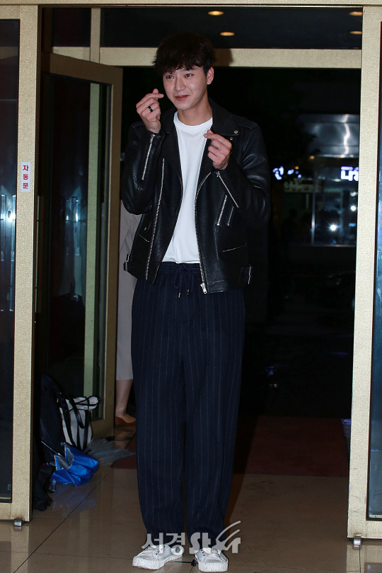 배우 유민규가 1일 오후 서울 영등포구 여의도동에 위치한 한 음식점에서 tvn 토일드라마 ‘명불허전’ 종방연이 열렸다.