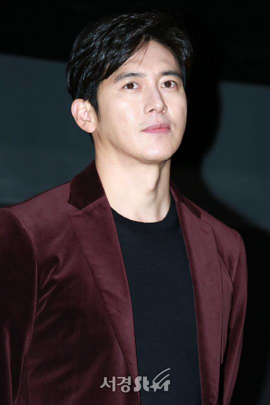 배우 고수가 7일 오후 서울 성동구 행당동 왕십리 CGV에서 열린 영화 ‘남한산성’ 무대인사에 참석했다.