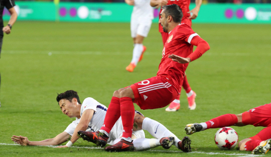 7일 오후(현지시간) 러시아 모스크바 VEB 아레나에서 열린 축구 국가대표 평가전 대한민국 대 러시아의 경기. 손흥민이 돌파하고 있다.  /모스크바=연합뉴스