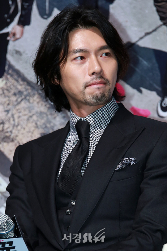 배우 현빈이 11일 오전 서울 강남구 신사동 압구정 CGV에서 열린 영화 ‘꾼’ 제작보고회에 참석했다.