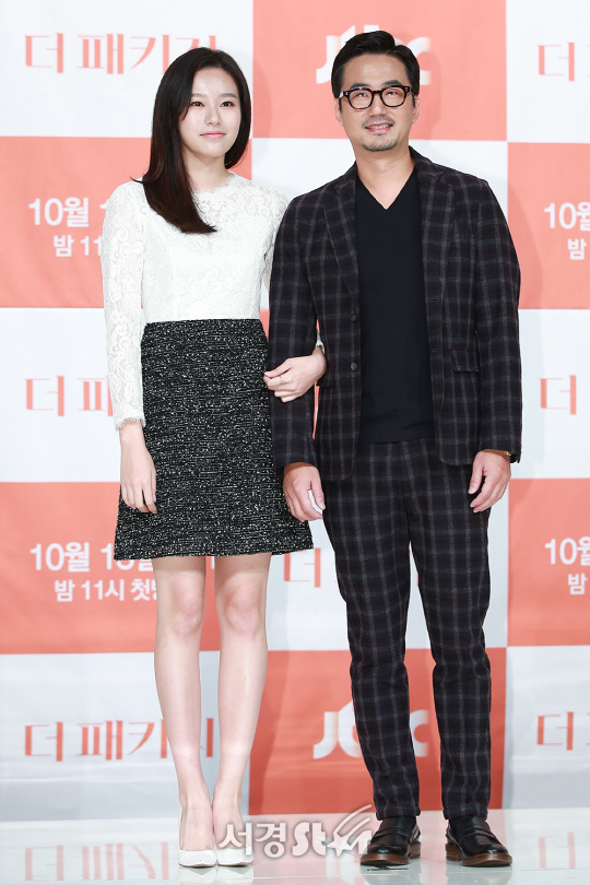 배우 박유나, 류승수가 11일 오전 서울 영등포구 타임스퀘어 아모리스홀에서 열린 JTBC 새 금토드라마 ‘더 패키지’ 제작발표회에 참석하고 있다.