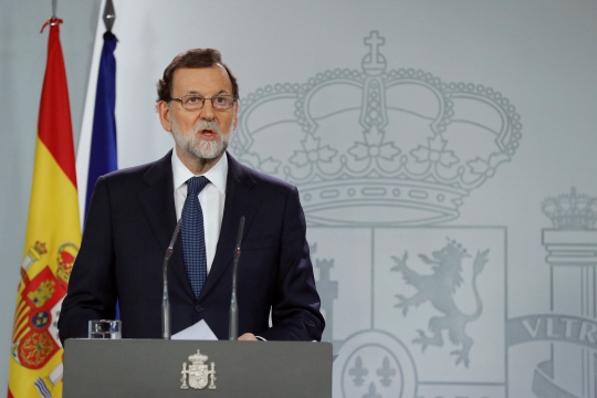 스페인, 카탈루냐 대화제안 거부…“독립선언 여부 5일내 밝혀라”