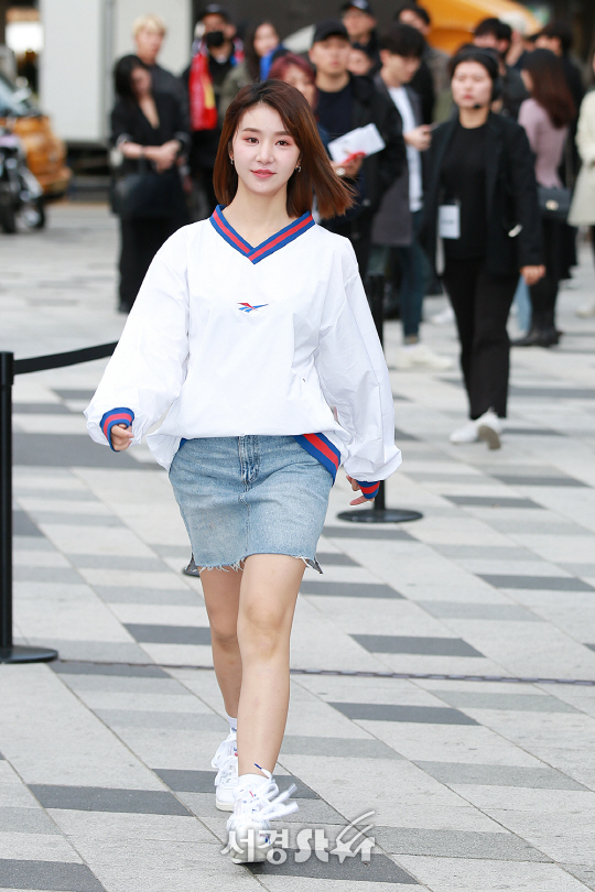 피에스타 차오루가 13일 오후 서울 중구 동대문디자인플라자(DDP)에서 열린 한 패션 브랜드의 2018 S/S PT 기념 포토월 행사에 참석해 포즈를 취하고 있다.