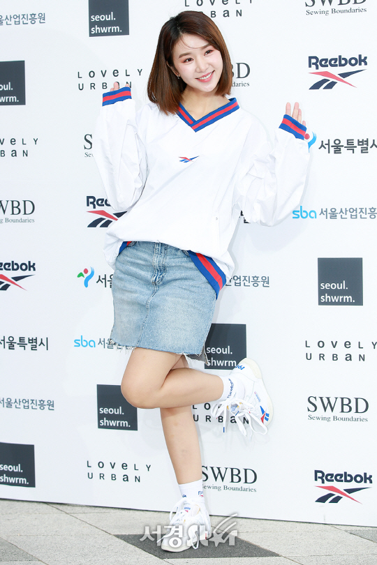 피에스타 차오루가 13일 오후 서울 중구 동대문디자인플라자(DDP)에서 열린 한 패션 브랜드의 2018 S/S PT 기념 포토월 행사에 참석해 포즈를 취하고 있다.