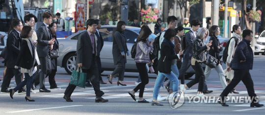 [오늘의 날씨] 주말 대체로 맑으며 큰 일교차 주의