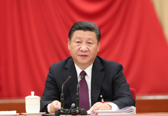 (171014)  BEIJING, Oct. 14, 2017 (Xinhua)  Xi Jinping, general secretary of the Communist Party of China (CPC) Central Committee, speaks at the Seventh Plenary Session of the 18th CPC Central Committee in Beijing, capital of China. The plenum was held from Oct. 11 to 14 in Beijing. (Xinhua/Ma Zhancheng) (zkr)      <저작권자(c) 연합뉴스, 무단 전재-재배포 금지>