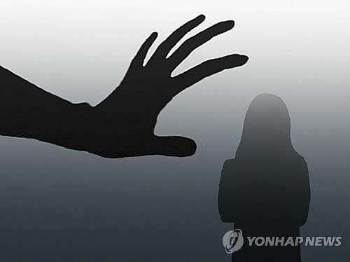 이별을 통보한 여자친구를 성폭행 한 뒤 협박한 20대에게 중형이 선고됐다./ 연합뉴스