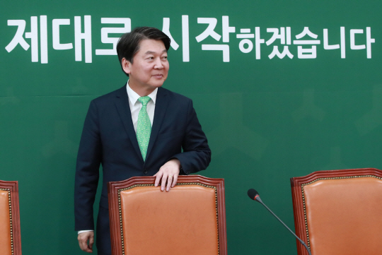 박지원 '안철수, 신중하게 접근해야'…바른정당 통합 조사에 쓴소리