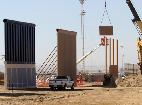 美, 9m 넘는 멕시코 국경장벽 공개…“도저히 못 넘어올 것”